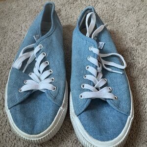 Hurley Blue and White Women's Sneakers “Carrie”